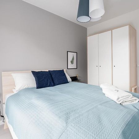 Stara Cegielnia Lake View Apartment By Renters Prestige Познан Екстериор снимка