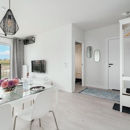 Stara Cegielnia Lake View Apartment By Renters Prestige Познан Екстериор снимка