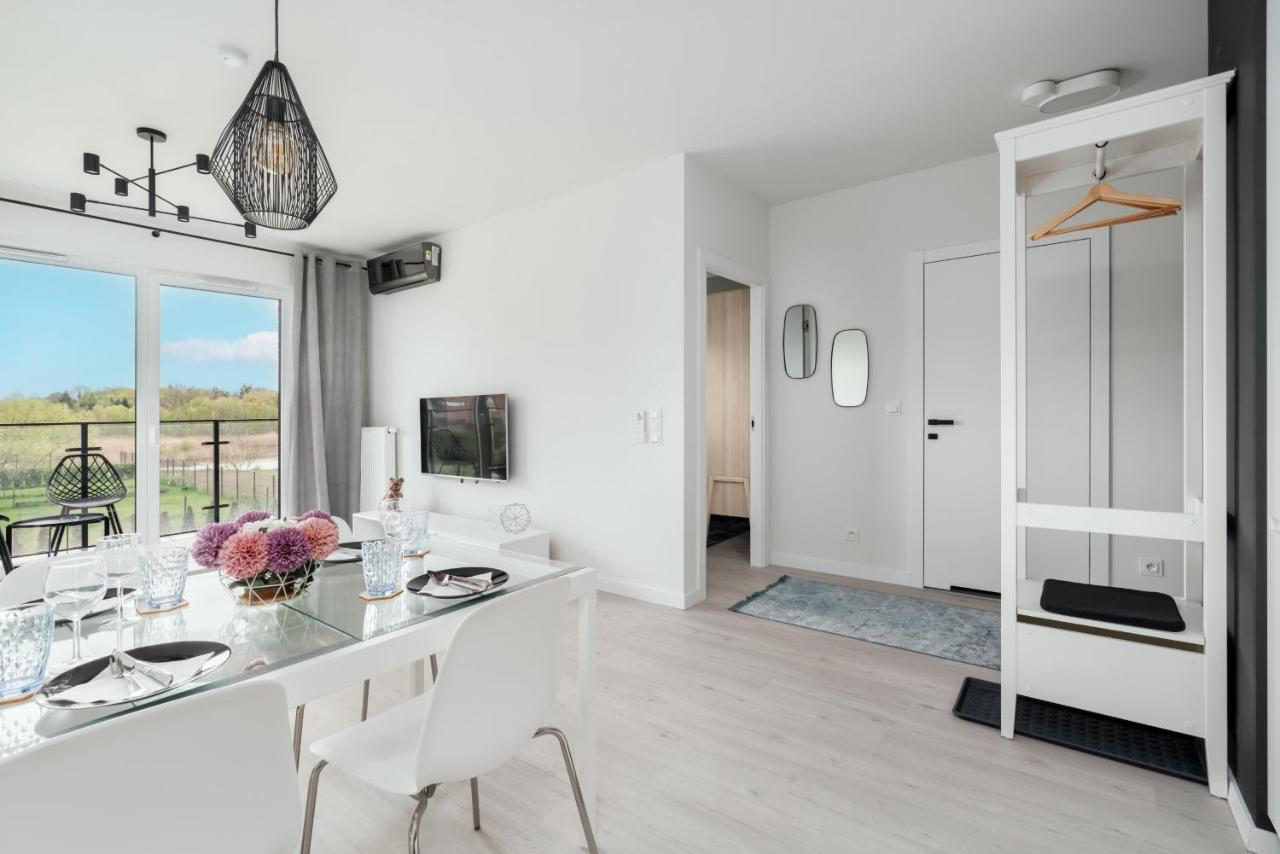 Stara Cegielnia Lake View Apartment By Renters Prestige Познан Екстериор снимка